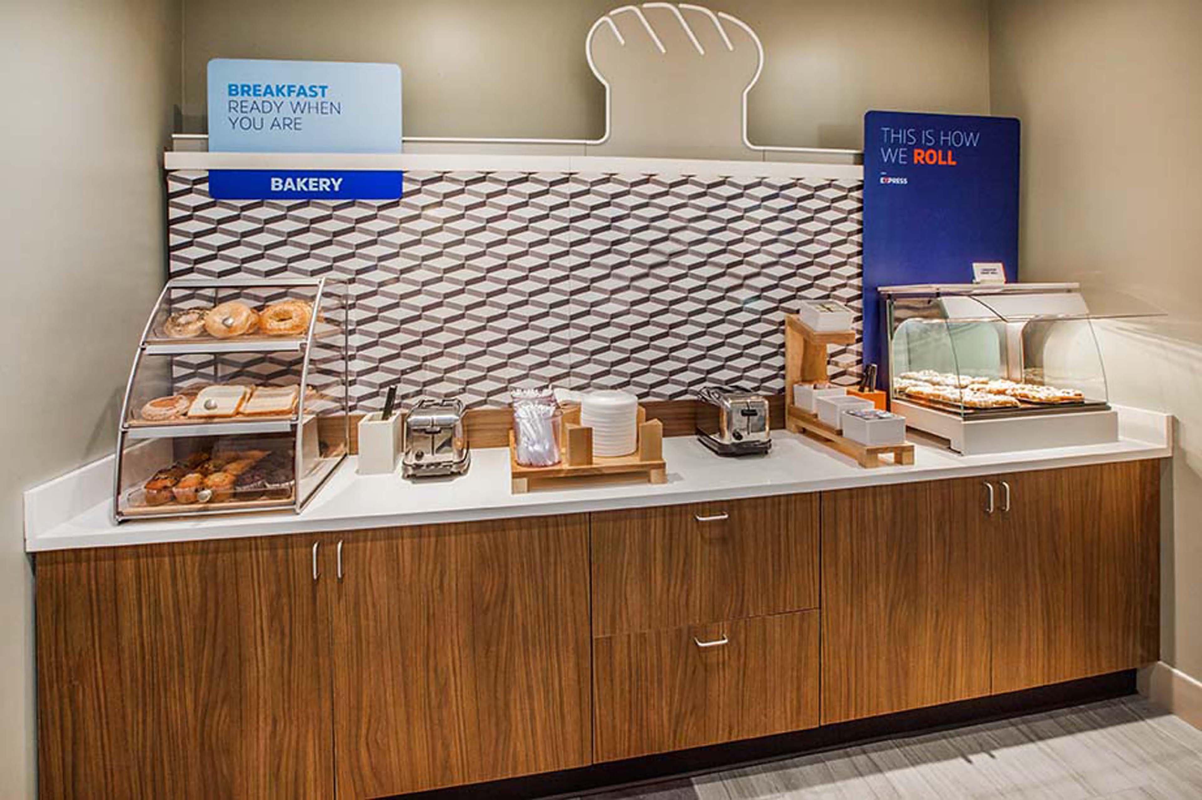 Holiday Inn Express Hotel & Suites Bowling Green By Ihg Bagian luar foto