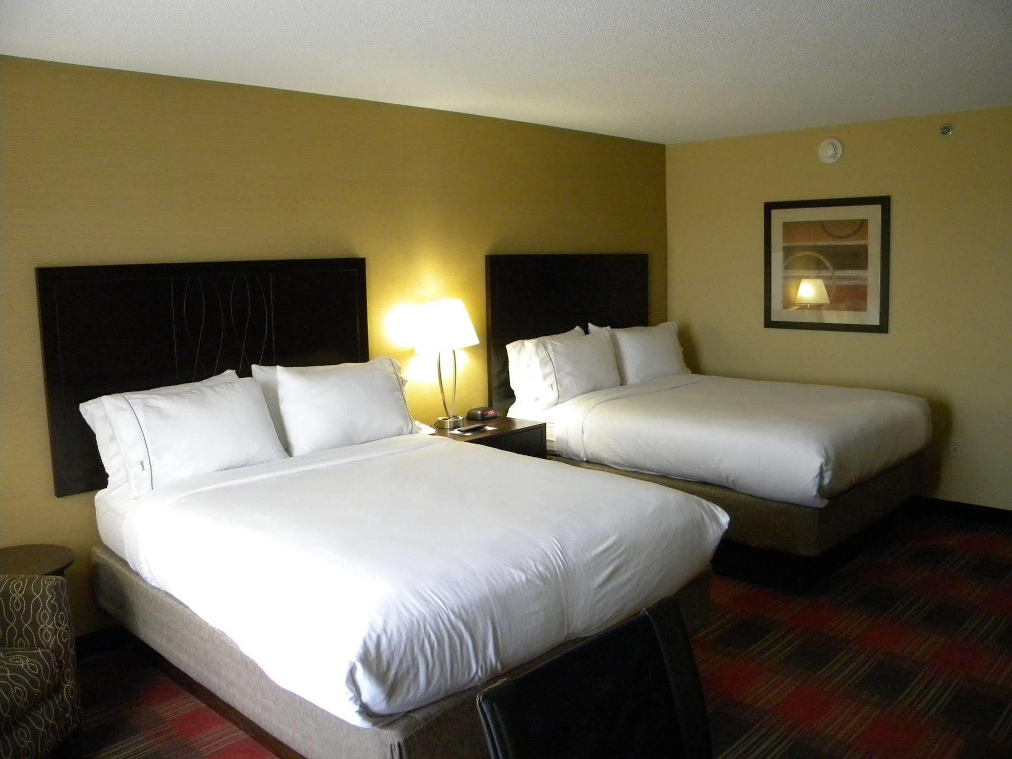 Holiday Inn Express Hotel & Suites Bowling Green By Ihg Bagian luar foto