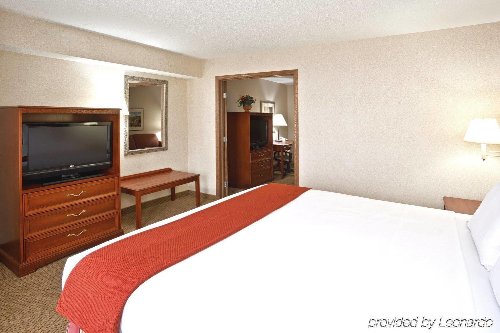 Holiday Inn Express Hotel & Suites Bowling Green By Ihg Bagian luar foto