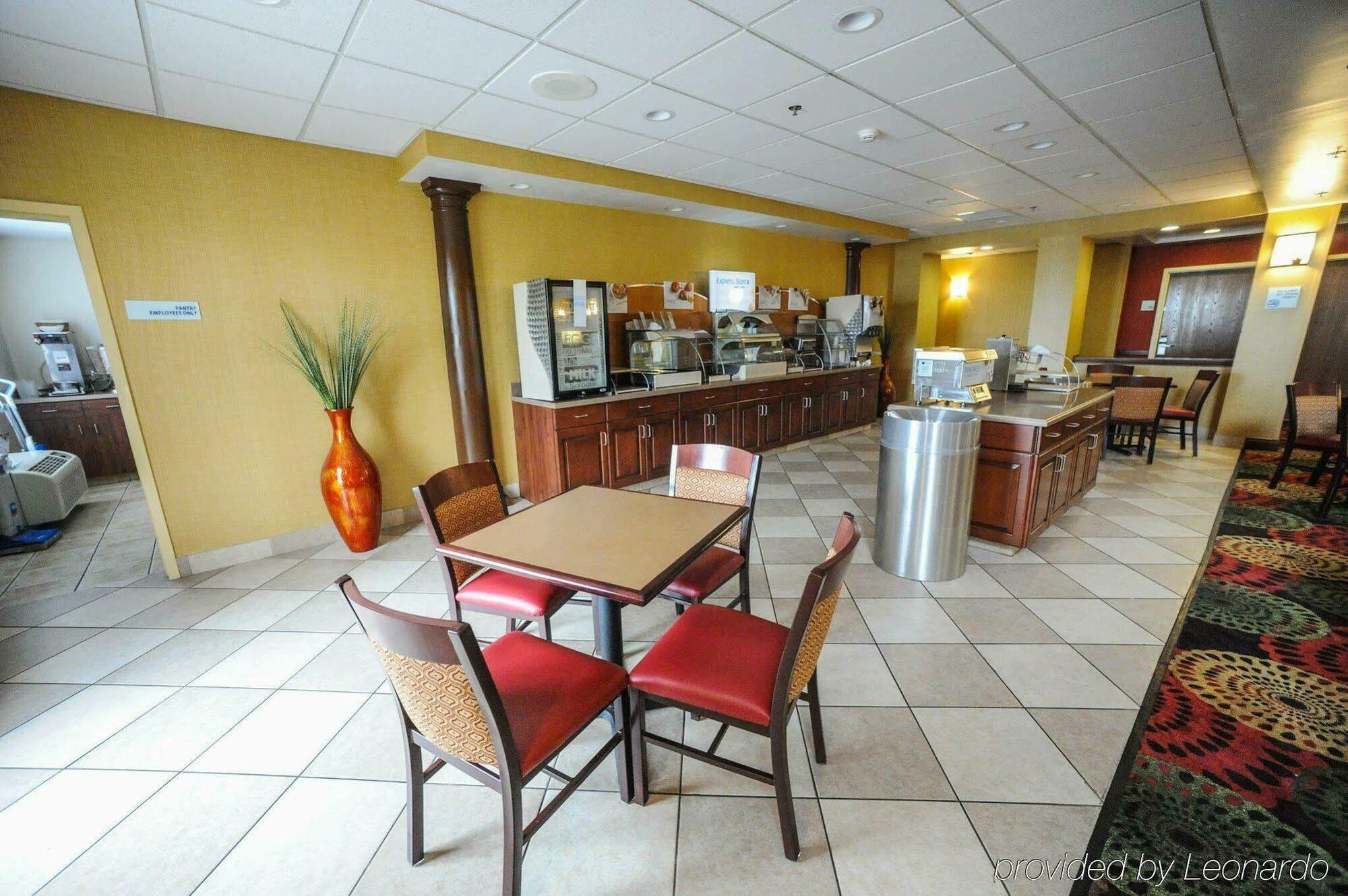 Holiday Inn Express Hotel & Suites Bowling Green By Ihg Bagian luar foto